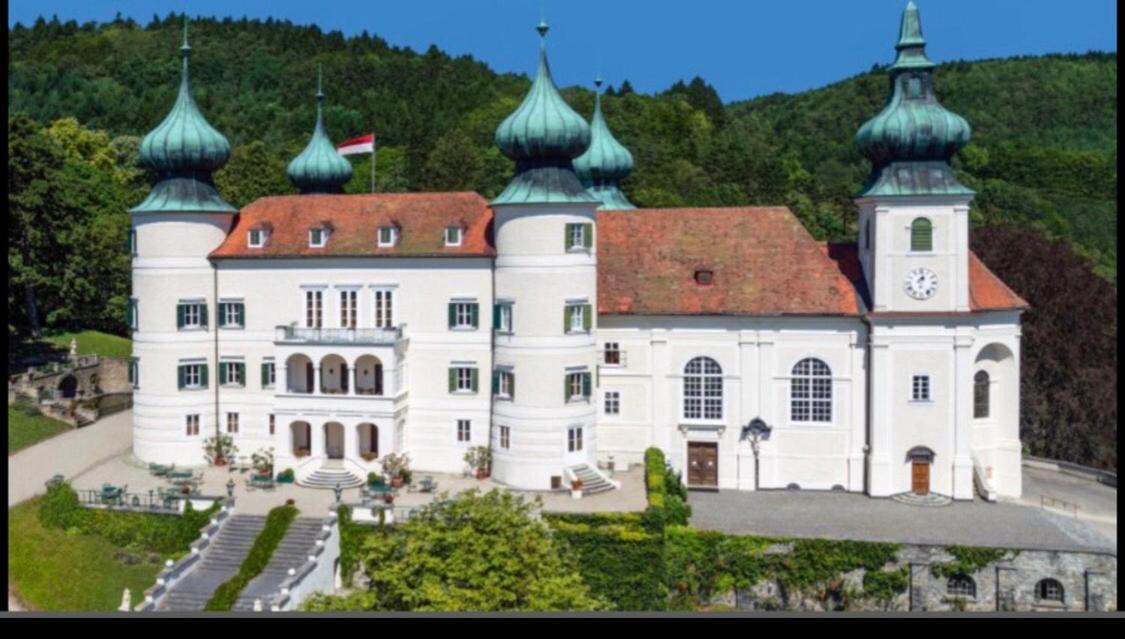Pension Artstetten Εξωτερικό φωτογραφία