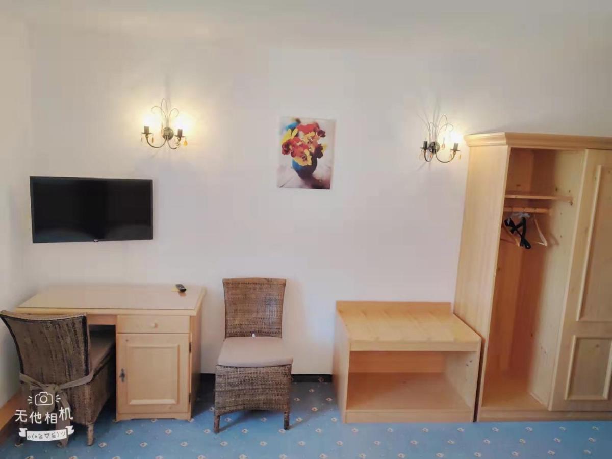 Pension Artstetten Εξωτερικό φωτογραφία